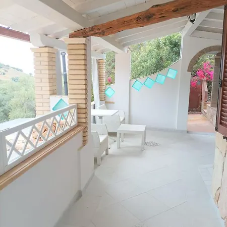 Sardinia Yellow House Villa Solanas  Exterior photo